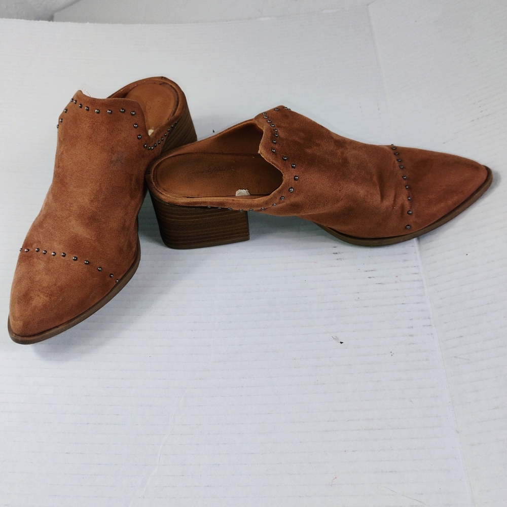 Universal Thread Crista Studded Pointed-Toe Heele… - image 1